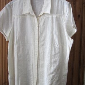 Eddie Bauer Cotton button top Large